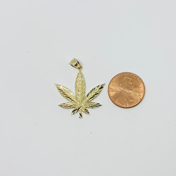 SOLD 10k Solid Gold Cannabis Leaf Pendant - Picture 2 of 6